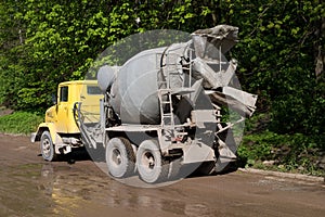 Concrete mixer