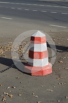 The concrete painted restrictive column