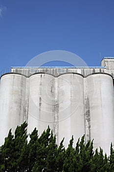 Concrete silo