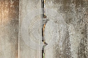 Concrete wall crack