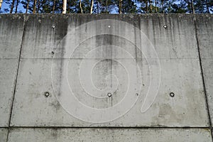 Concrete wall with round wholes
