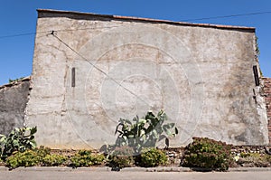 Concrete wall in a small hamlet in La Mancha