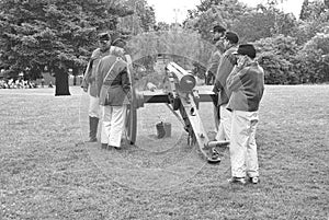 Confederate artillery preparing their guns