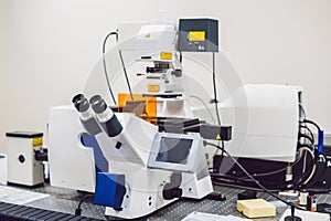 Confocal optical laser scanning microscope for biological samples