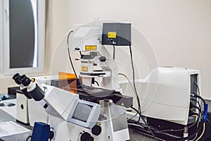 Confocal optical laser scanning microscope for biological samples