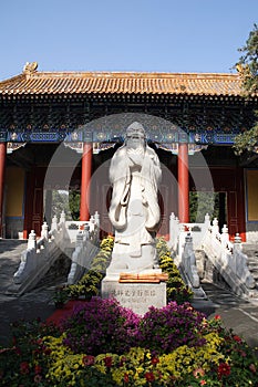 Confucius statue