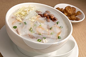 Congee with peanut and cruller