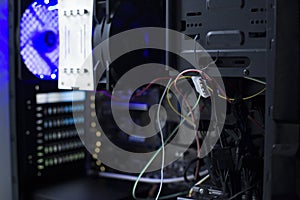 Connect the hard disk sata