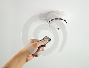 Connect the smoke detector photo