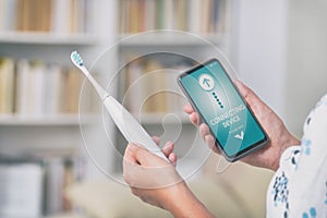 Connecting sonic toothbrush with smart phone app