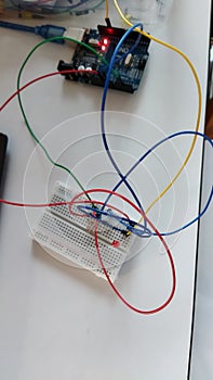 The connection between breadboard and Arduino Uno