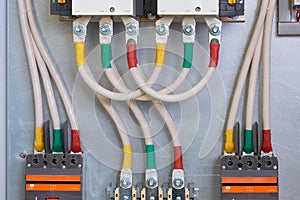 Connection of cables to contactors, circuit breakers, through terminals