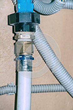 Connection of plastic pipes through the coupling