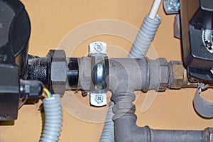 Connection of plastic pipes through tees fittings