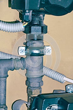 Connection of plastic pipes through tees fittings