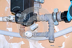 Connection of the supply pump in the home heating system