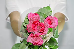 Consign the roses to you.