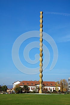 Constantin Brancusi's Endless Column