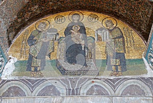 Constantine and Justinian make offerings to Virgin Mary