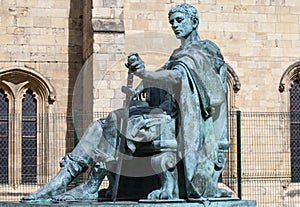 Constantine Statue in York