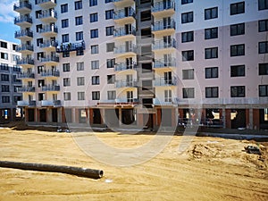 construction of apartment buildings with the participation of qualified builders