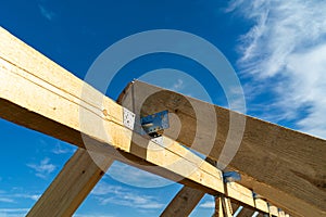 Construction details - framing installing the roof truss system