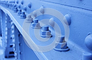 Construction with fixing bolts