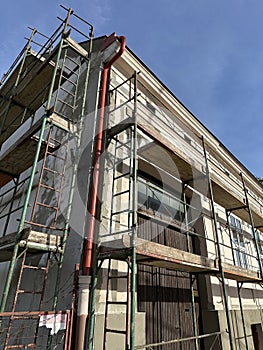 Construction frame next to a building