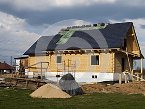 Construction, laying ceramic tile roof