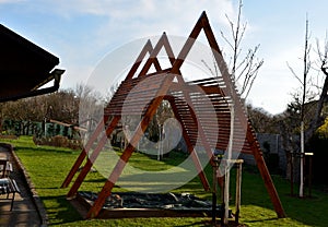 Construction of a pergola shading the kindergarten playground with a sandpit. board battens are just the place where it is necessa