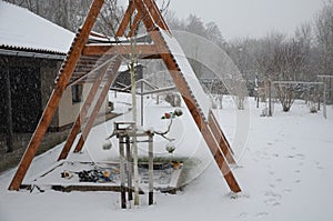 Construction of a pergola shading the kindergarten playground with a sandpit. board battens are just the place where it is necessa