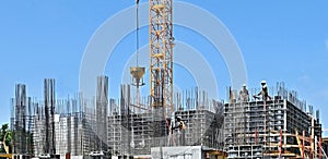 Construction pit with preparation of reinforcement and formwork for the construction of foundations