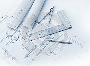 Plan de construcción de herramientas y elaboración de dibujos.