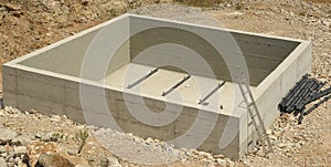 Construction of reinforced concrete tub