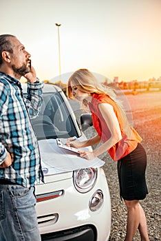 Construction site inspector making report