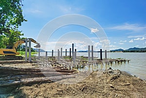 The construction of a small jetty for the convenience of boarding and landing jet skis along the river. Build a berth that juts