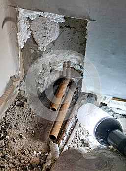 Construction to replace rusty water pipes in a house