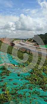 construction of toll roads to Balang Island and the capital of the archipelago and the presidential palace