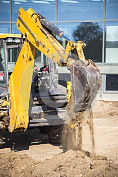 Construction work with digger machines