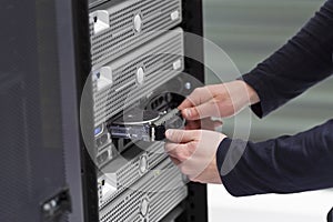 IT Consultant Replace a Harddrive in Server