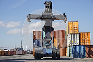 Container lifter