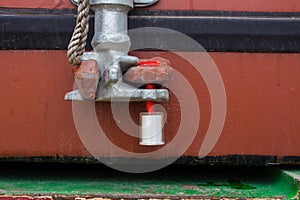 The container seal lock for protect product inside