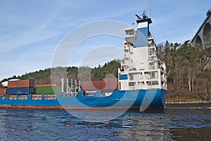 Container ship under svinesund bridge, image 6