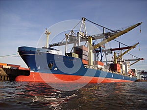 Container vessel
