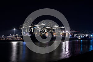 Containerterminal at night