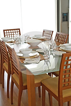 Contemporary table setting