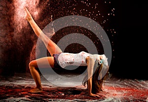 Contemporary dance powder expression