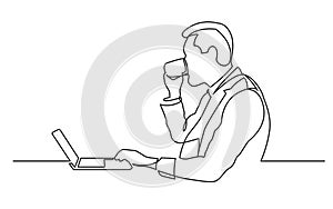 Continuous line drawing of sitting man watching laptop computer drinking coffee
