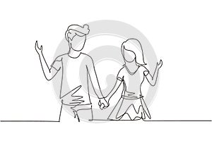 Continuous one line drawing cute young couple in love hand in hand. Romantic couple in love spending time together outdoors. Happy