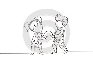 Continuous one line drawing Kids girl and boy brother sister fighting over a ball. Conflict between children. Kids sibling